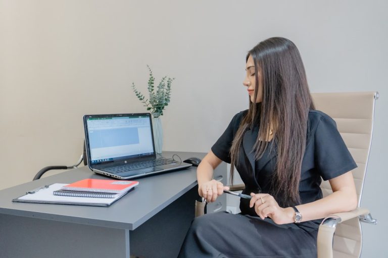 Salarié au bureau — TDAH adulte au travail, RQTH et aménagements