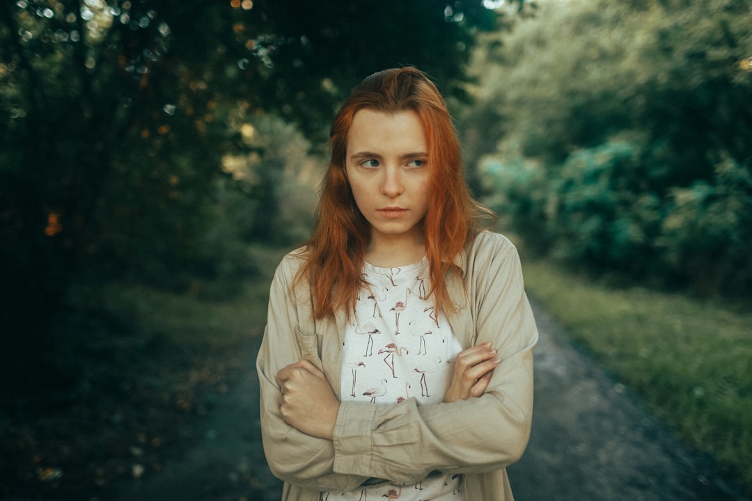 Adulte concentré — TDAH adulte, symptômes, diagnostic et solutions